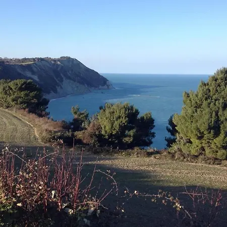 Casale Santo Stefano * Montegallo (Ancona)